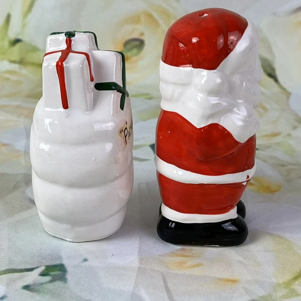 JAPAN Santa Claus Presents Salt & Pepper Shakers Set Original Box Woolworth VTG